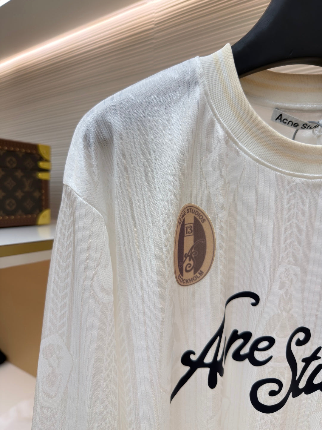 Long sleeve shirt