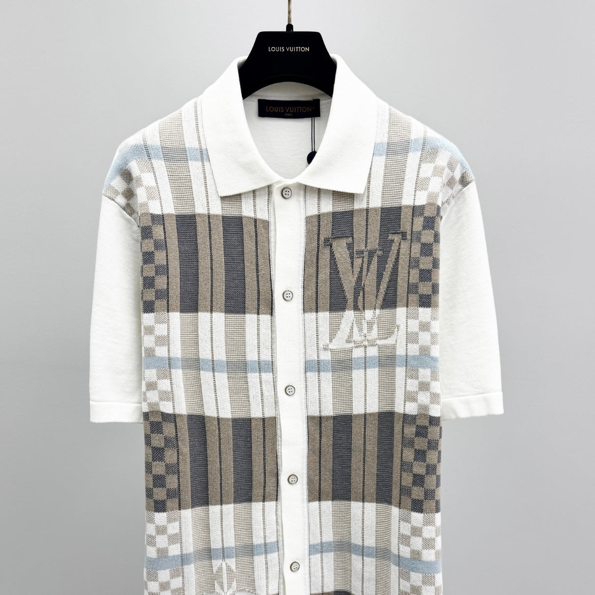 Short sleeve shirt
