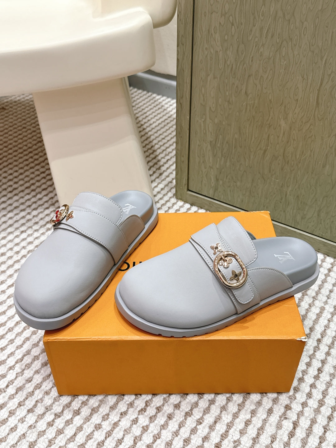 Slippers