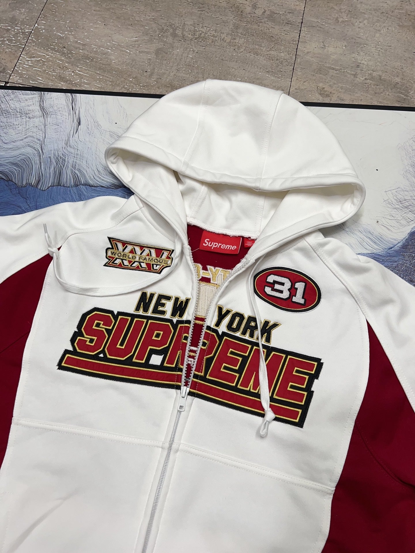 Sweatshirt