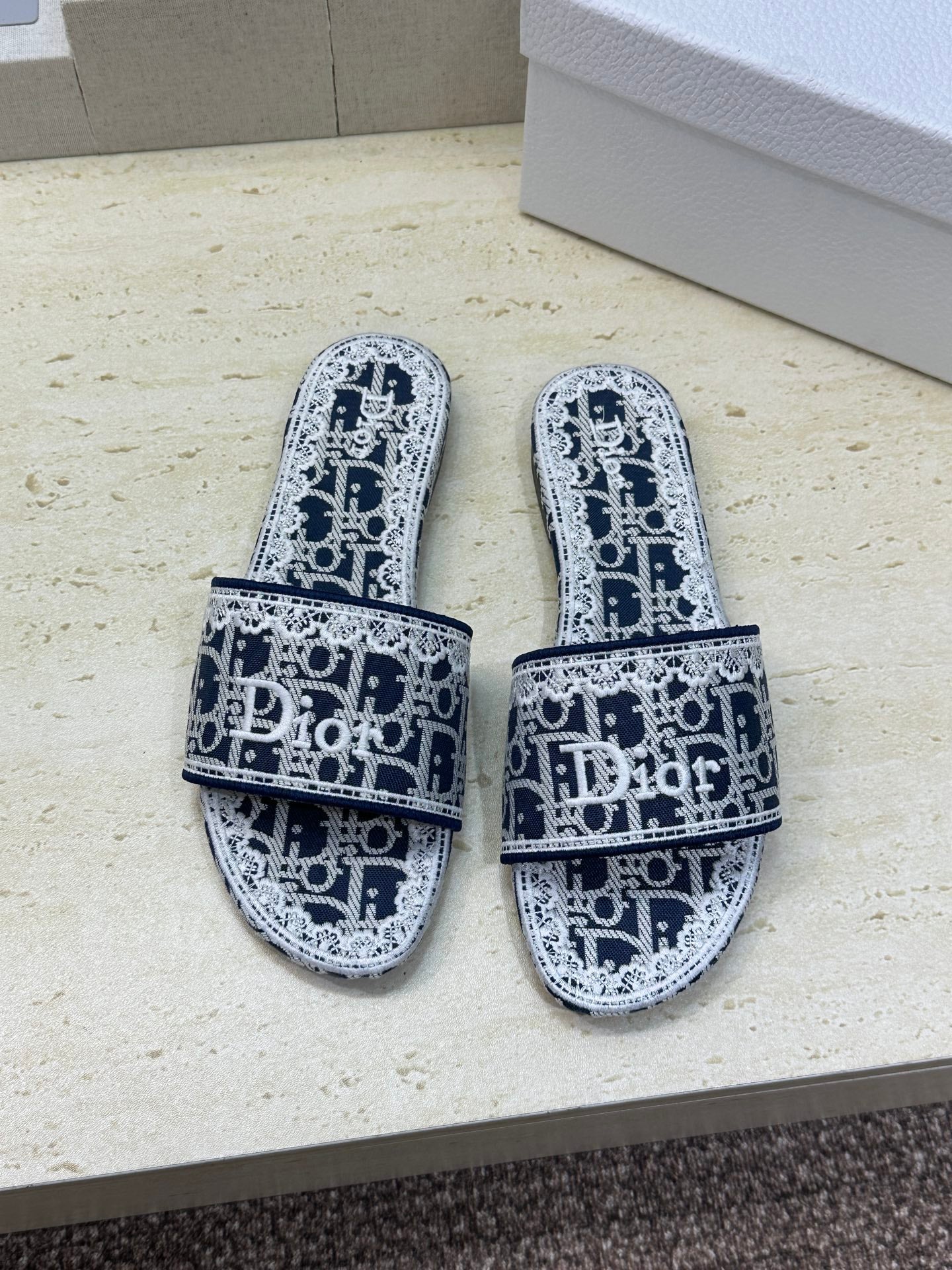 Slipper