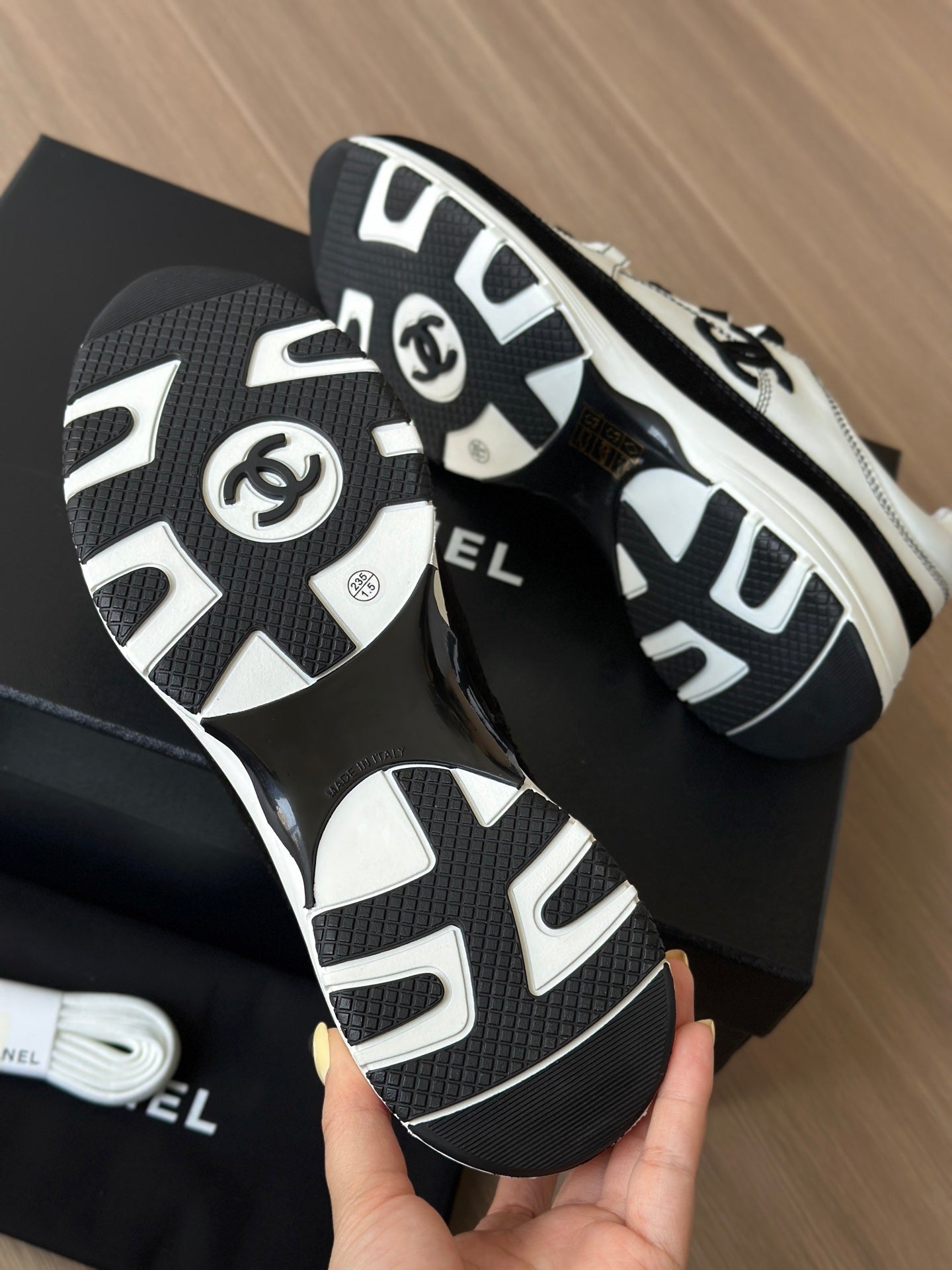 Sneakers