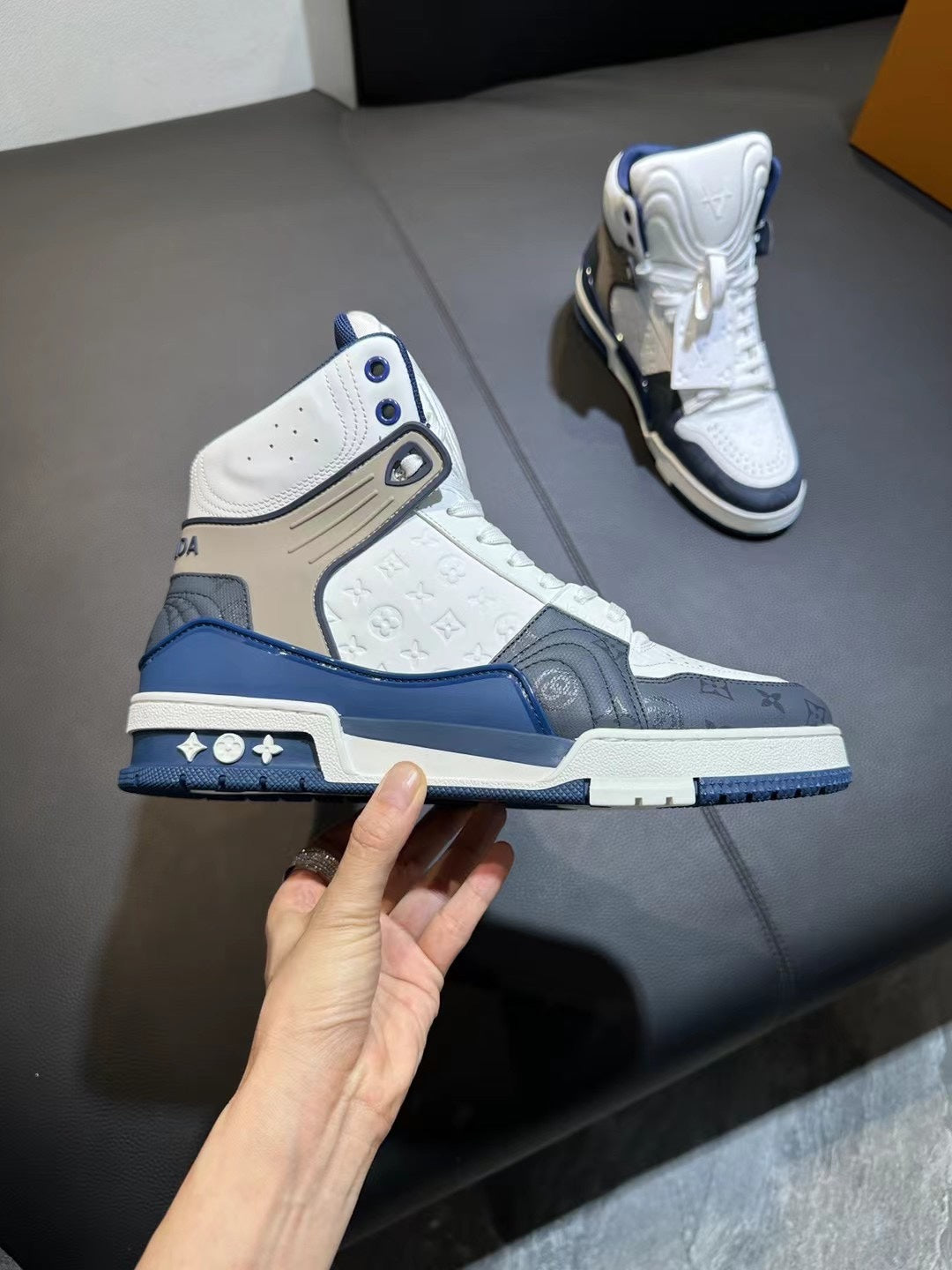 High Top Trainer sneakers