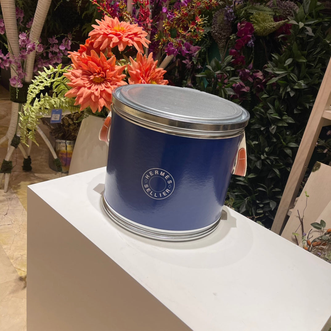 Storage bucket