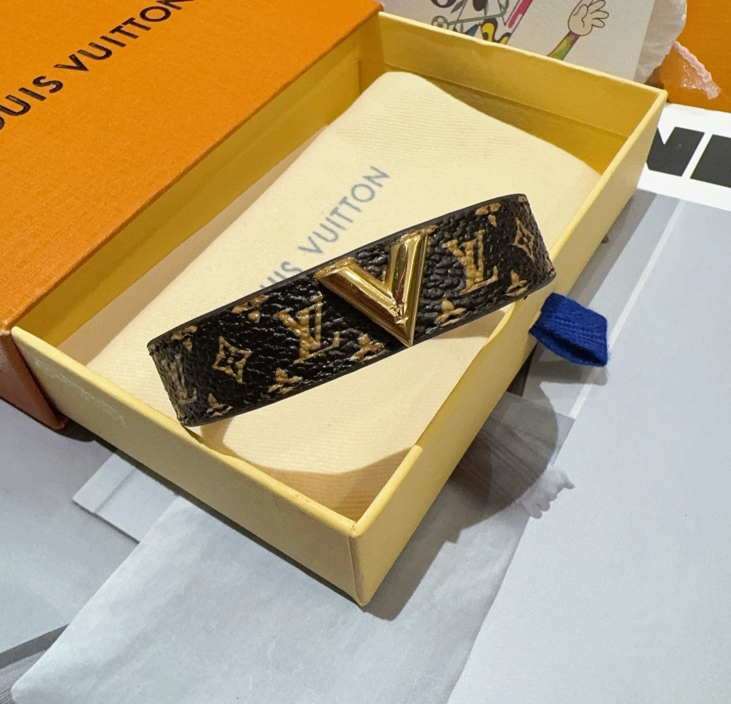 Bracelet