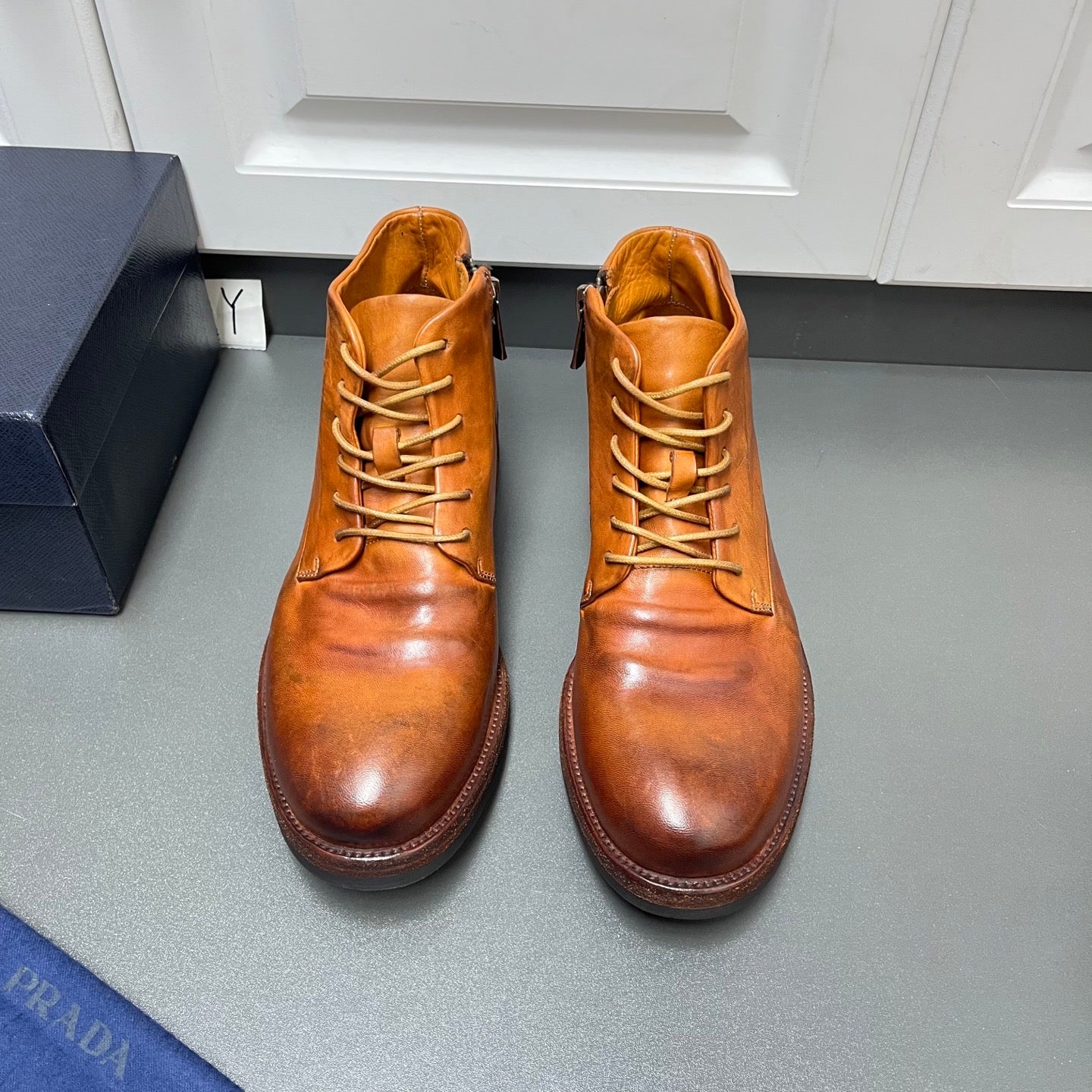High-top leather shoes