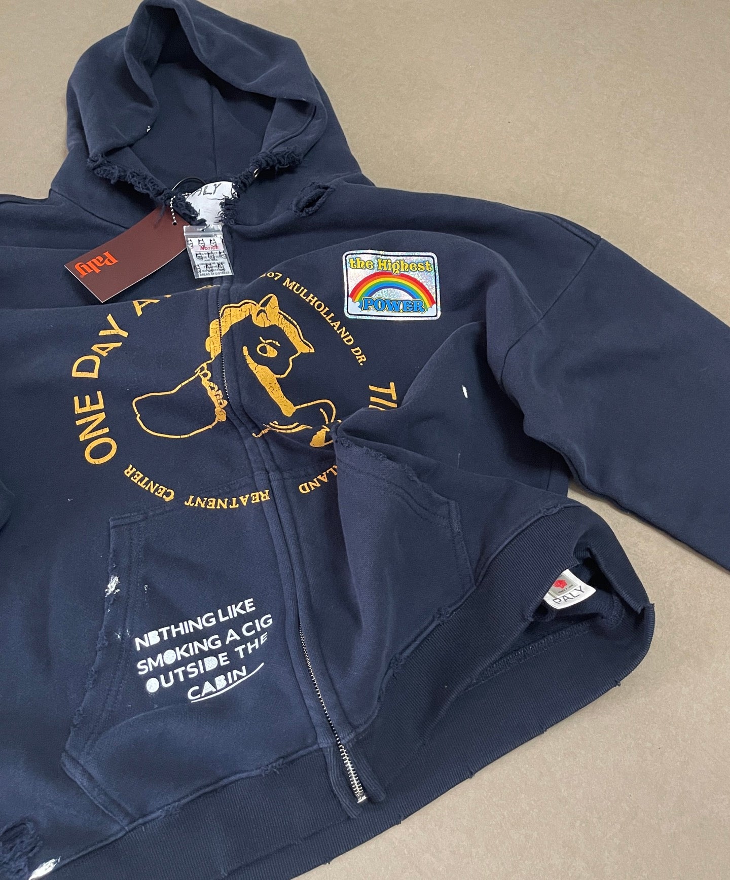 Sweatshirt