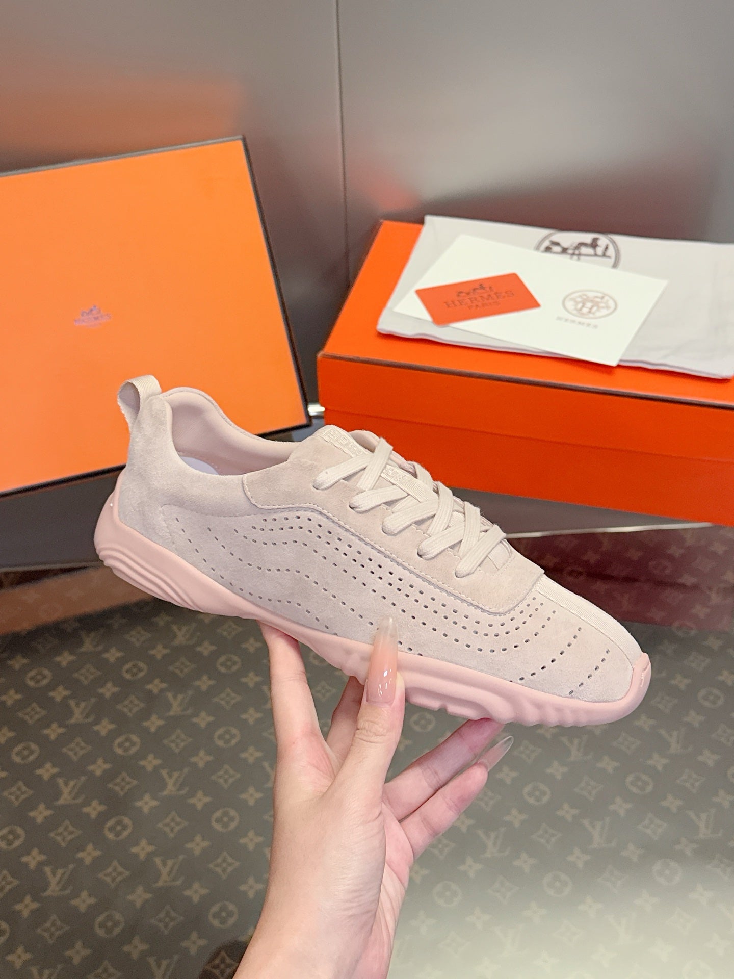 Sneakers