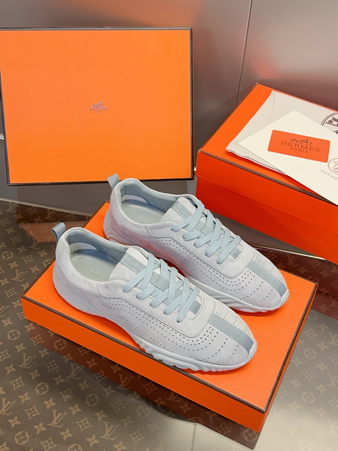 Sneakers