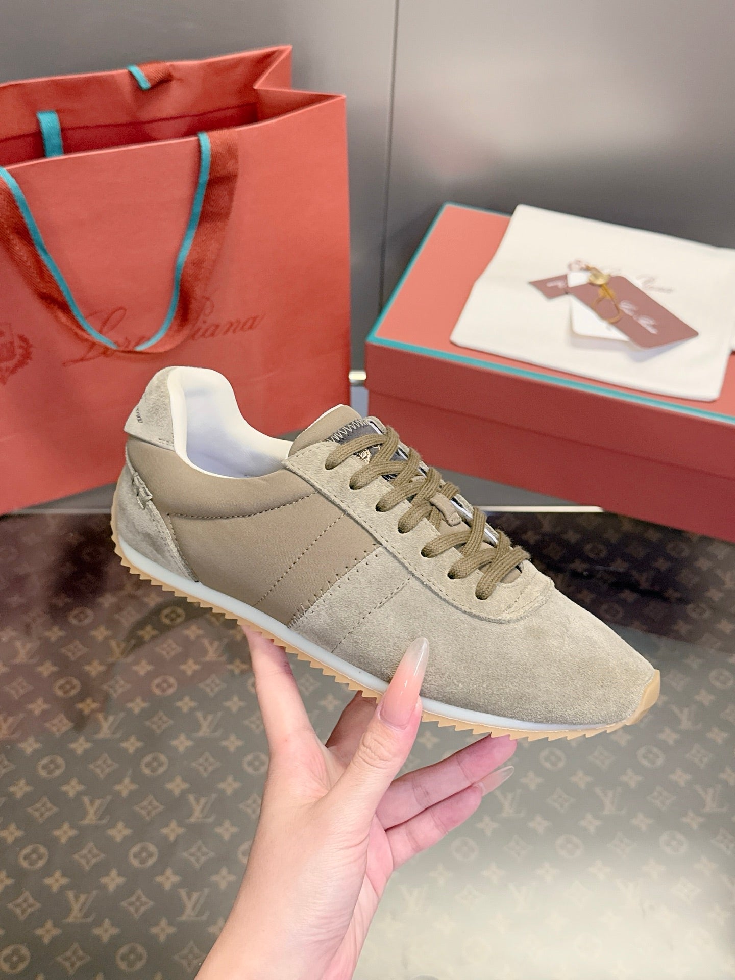 Sneakers