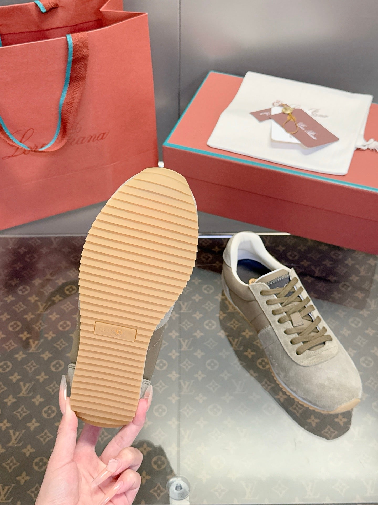 Sneakers