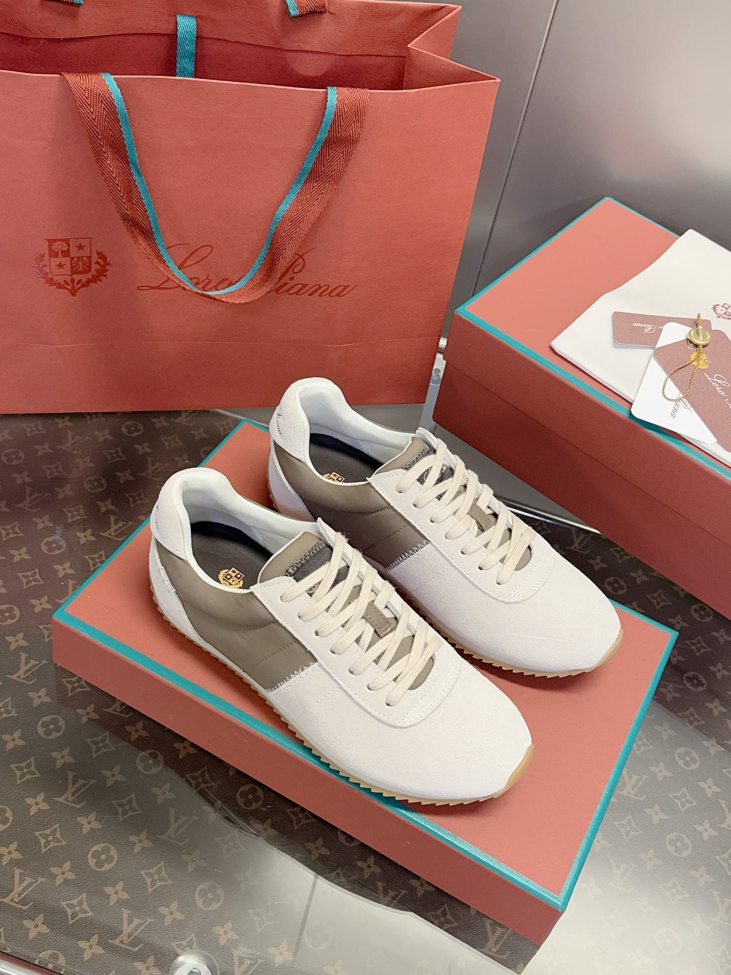 Sneakers