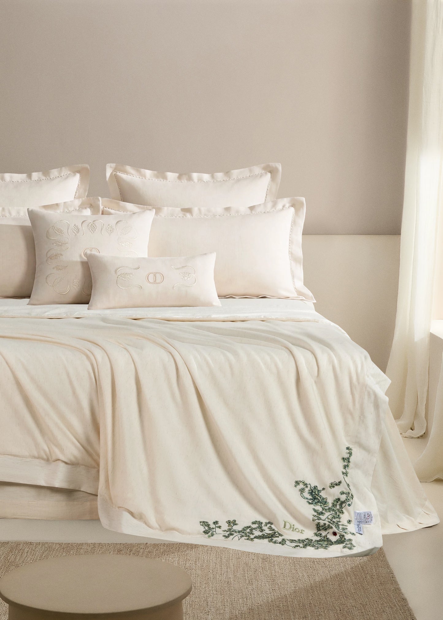 Canvas of Jouy Clover Silk Duvet