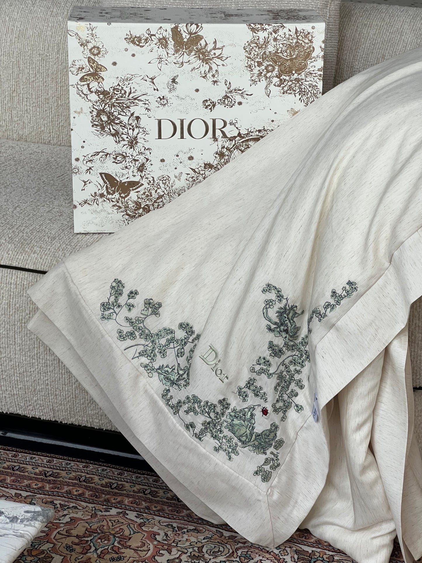 Canvas of Jouy Clover Silk Duvet