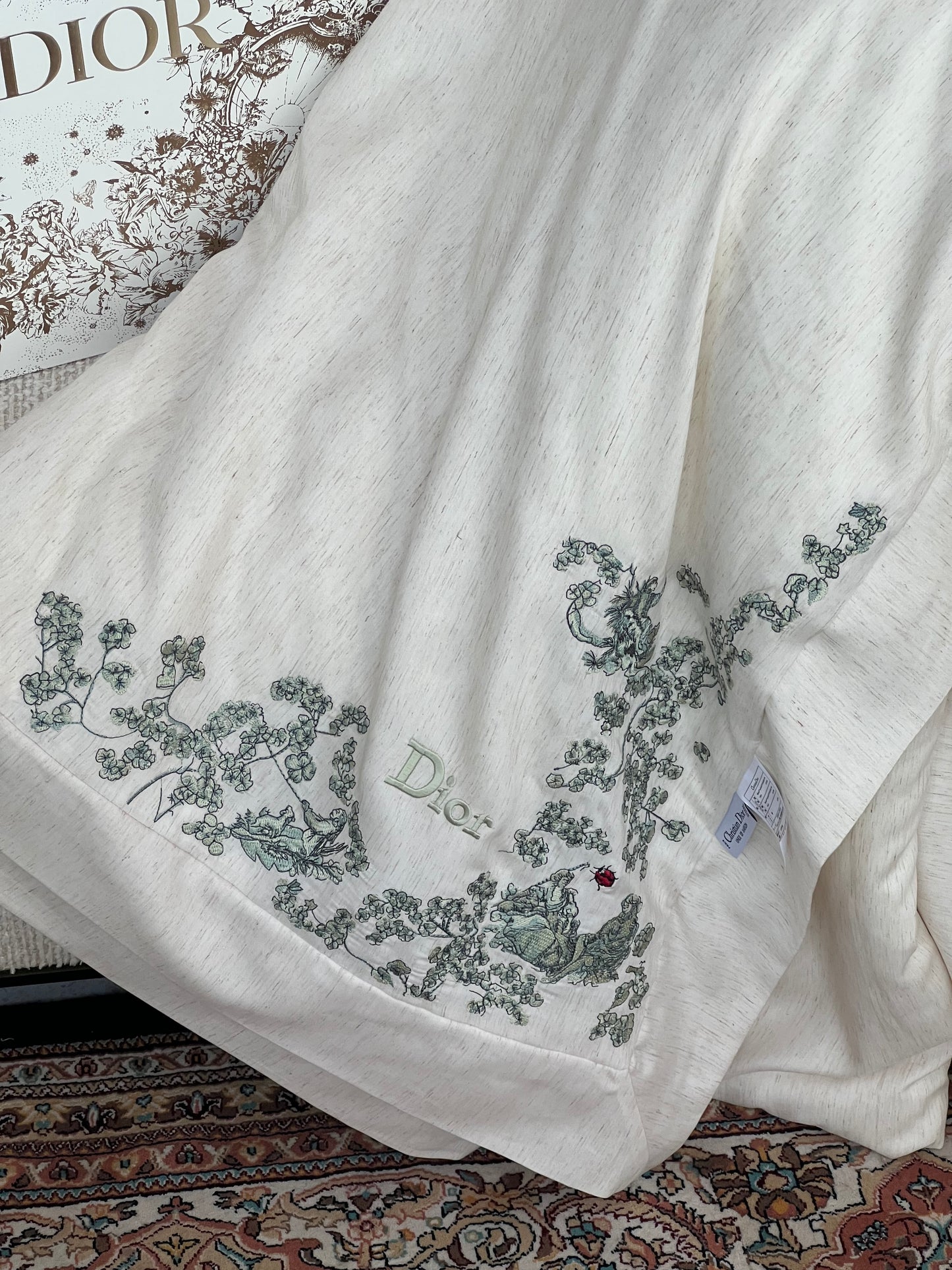 Canvas of Jouy Clover Silk Duvet