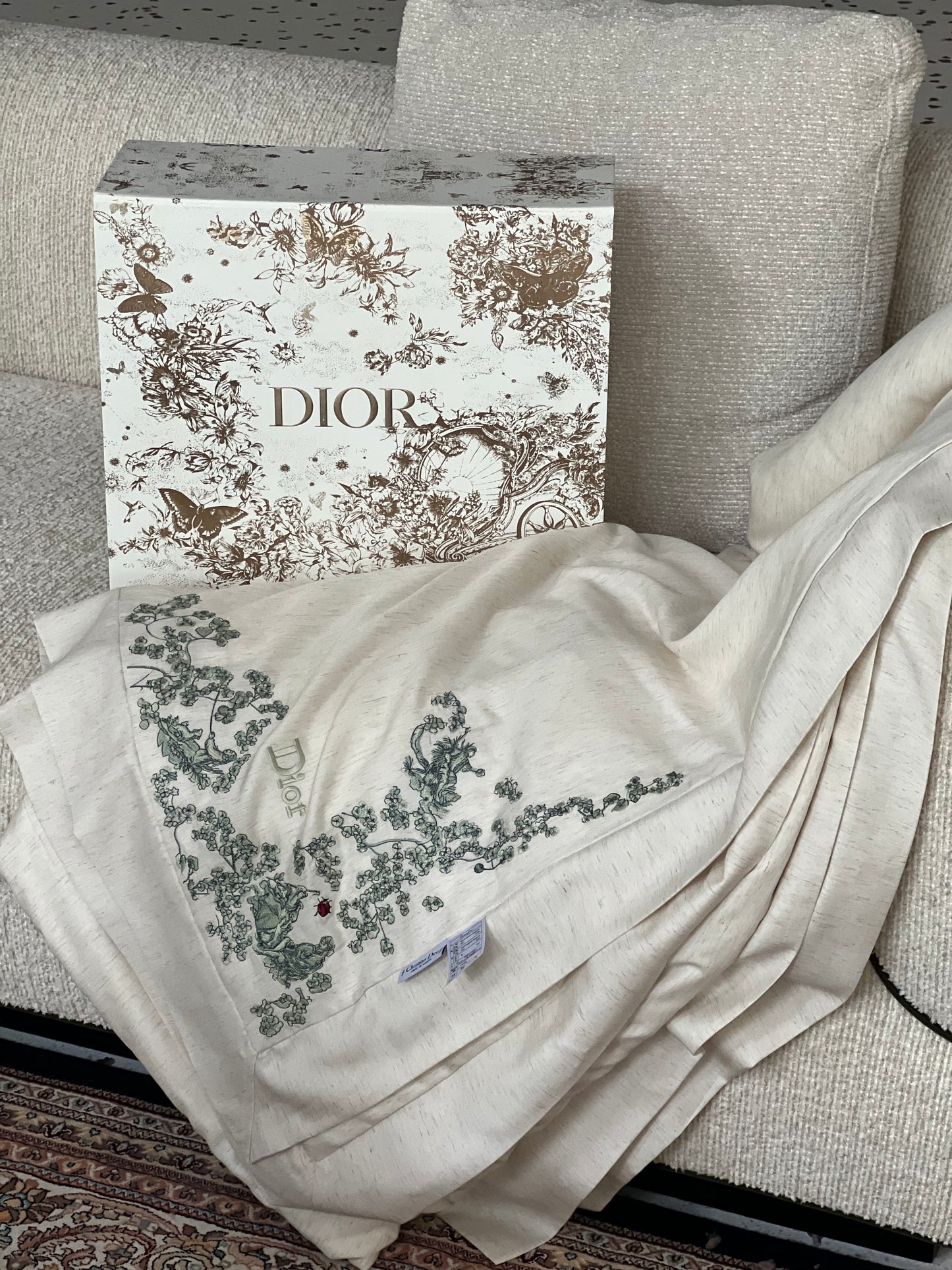 Canvas of Jouy Clover Silk Duvet