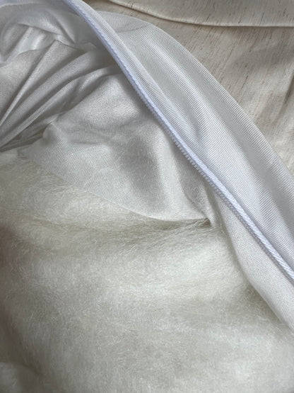 Canvas of Jouy Clover Silk Duvet