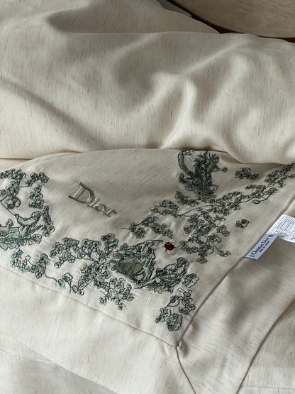 Canvas of Jouy Clover Silk Duvet