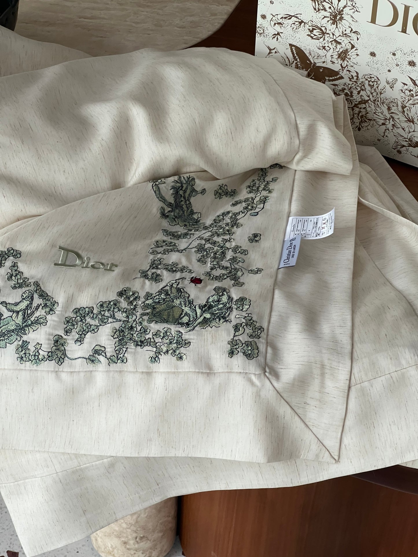 Canvas of Jouy Clover Silk Duvet