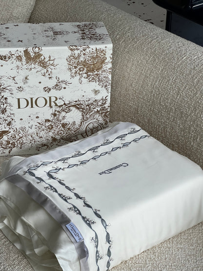 Maison Bamboo Pavilion Silk Duvet