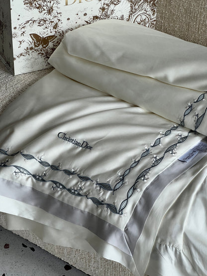 Maison Bamboo Pavilion Silk Duvet