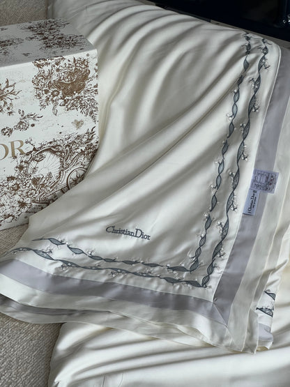 Maison Bamboo Pavilion Silk Duvet