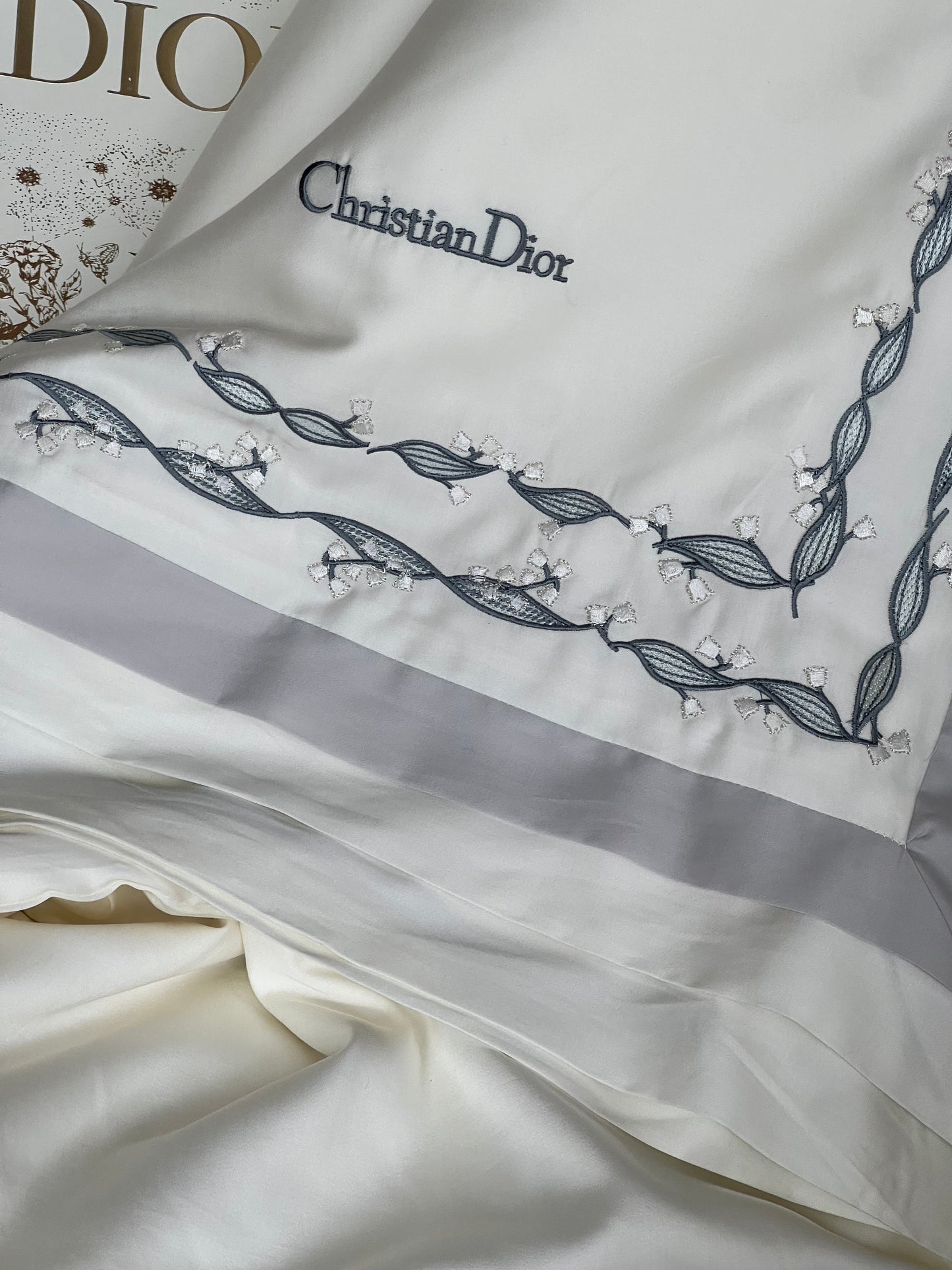 Maison Bamboo Pavilion Silk Duvet