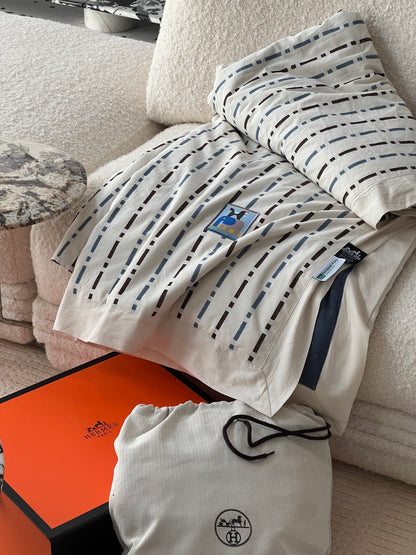 Animaux Blocks Silk Throw Blanket