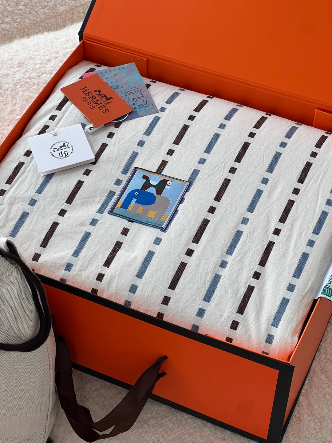 Animaux Blocks Silk Throw Blanket