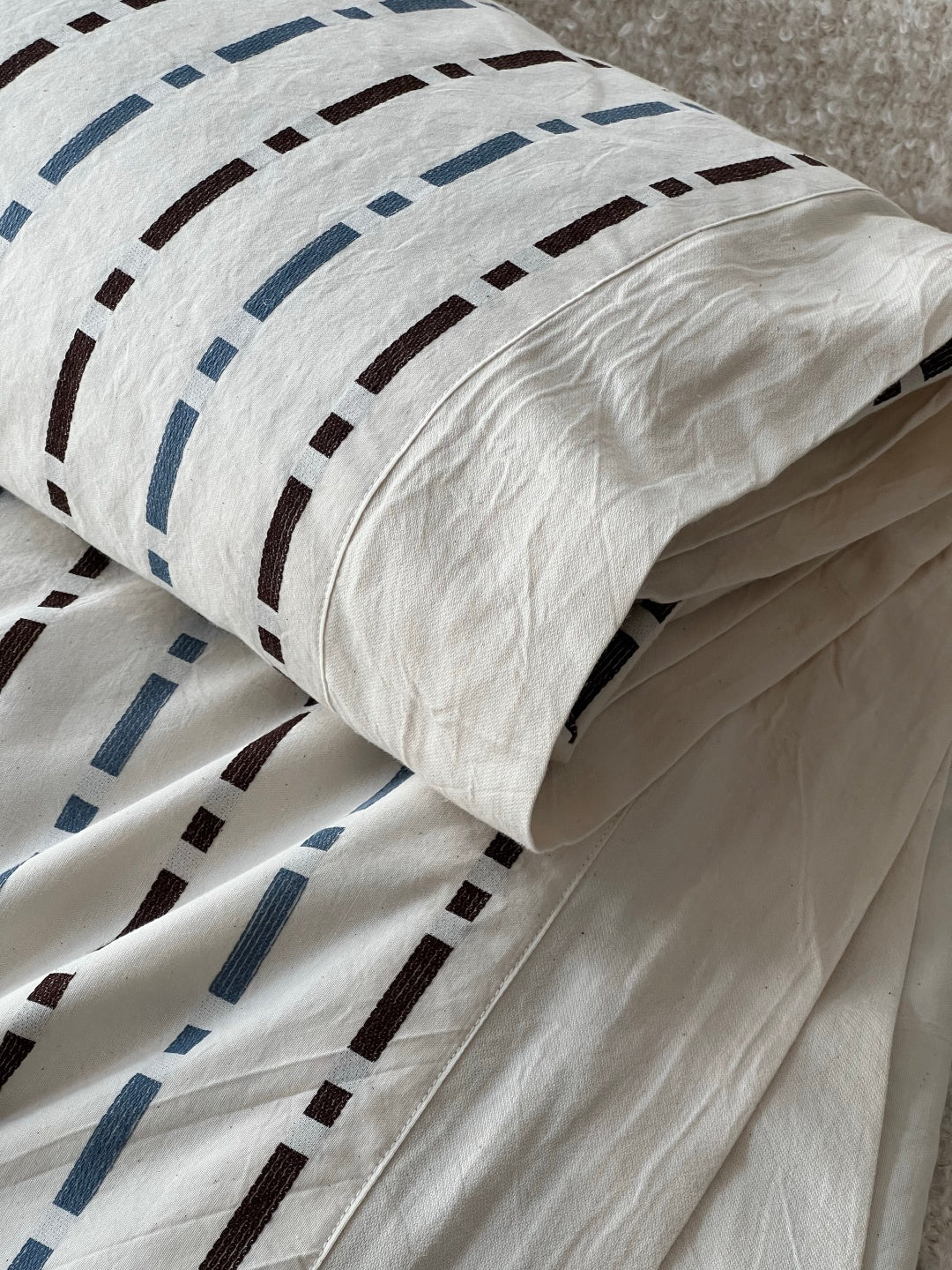 Animaux Blocks Silk Throw Blanket