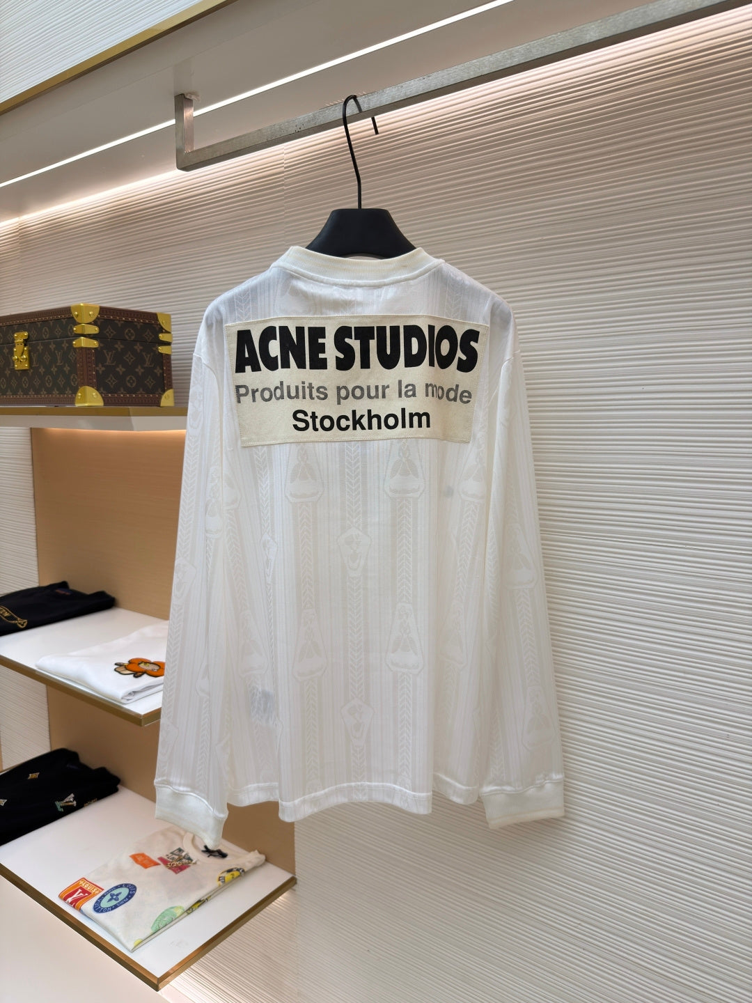 Long sleeve shirt