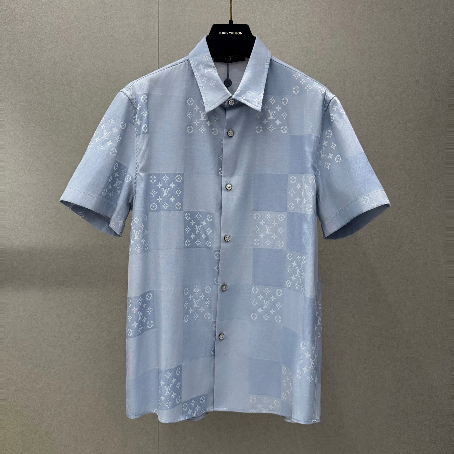 Short sleeve shirt
