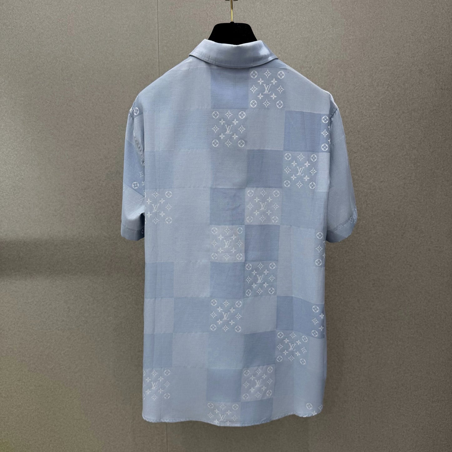 Short sleeve shirt