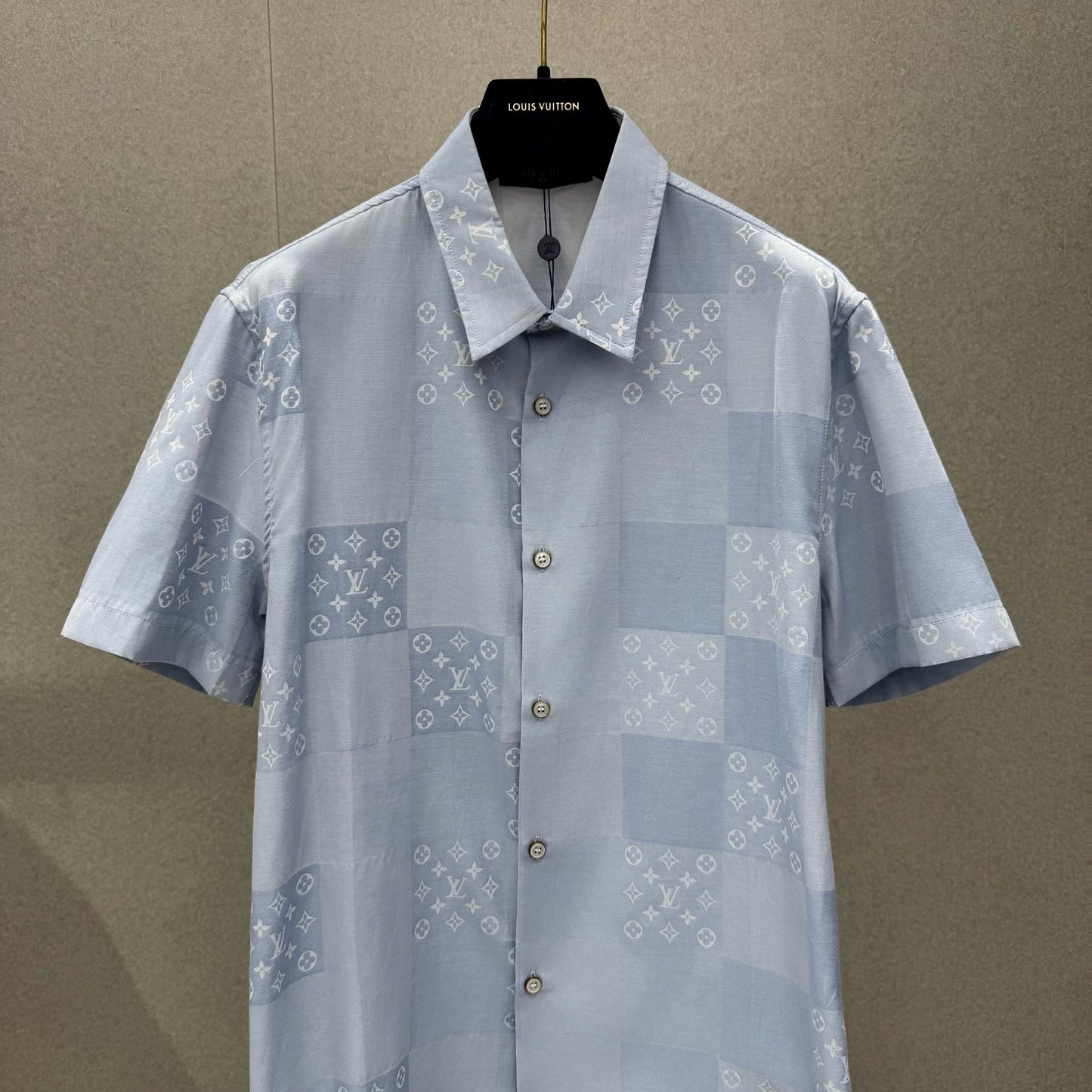 Short sleeve shirt
