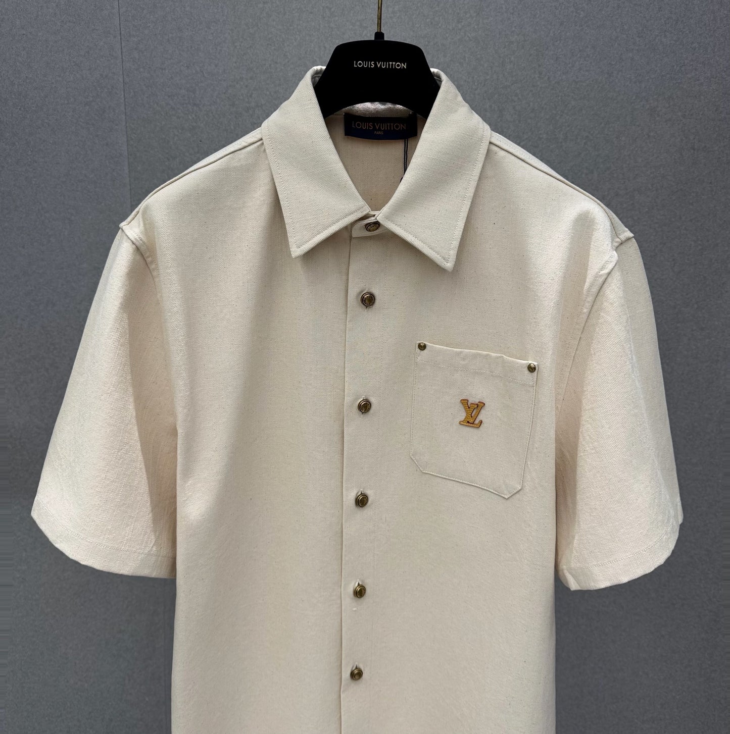 Short sleeve shirt