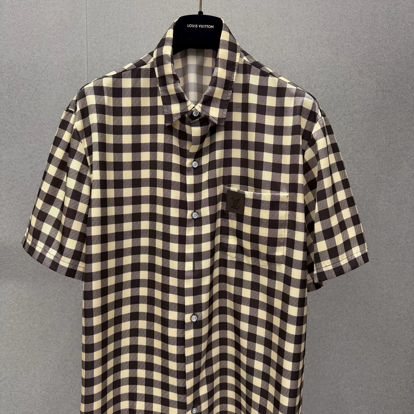 Short sleeve shirt