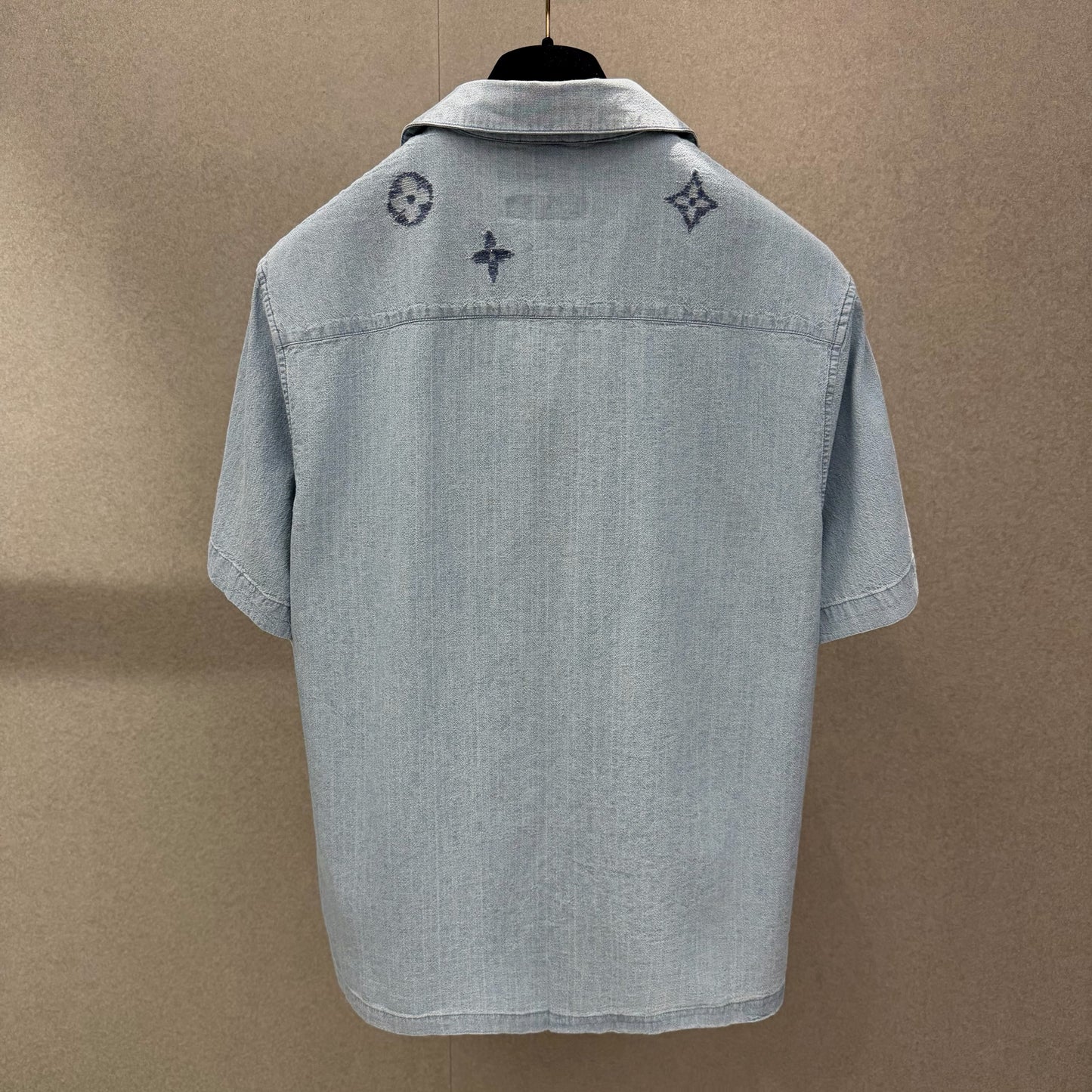 Short sleeve shirt