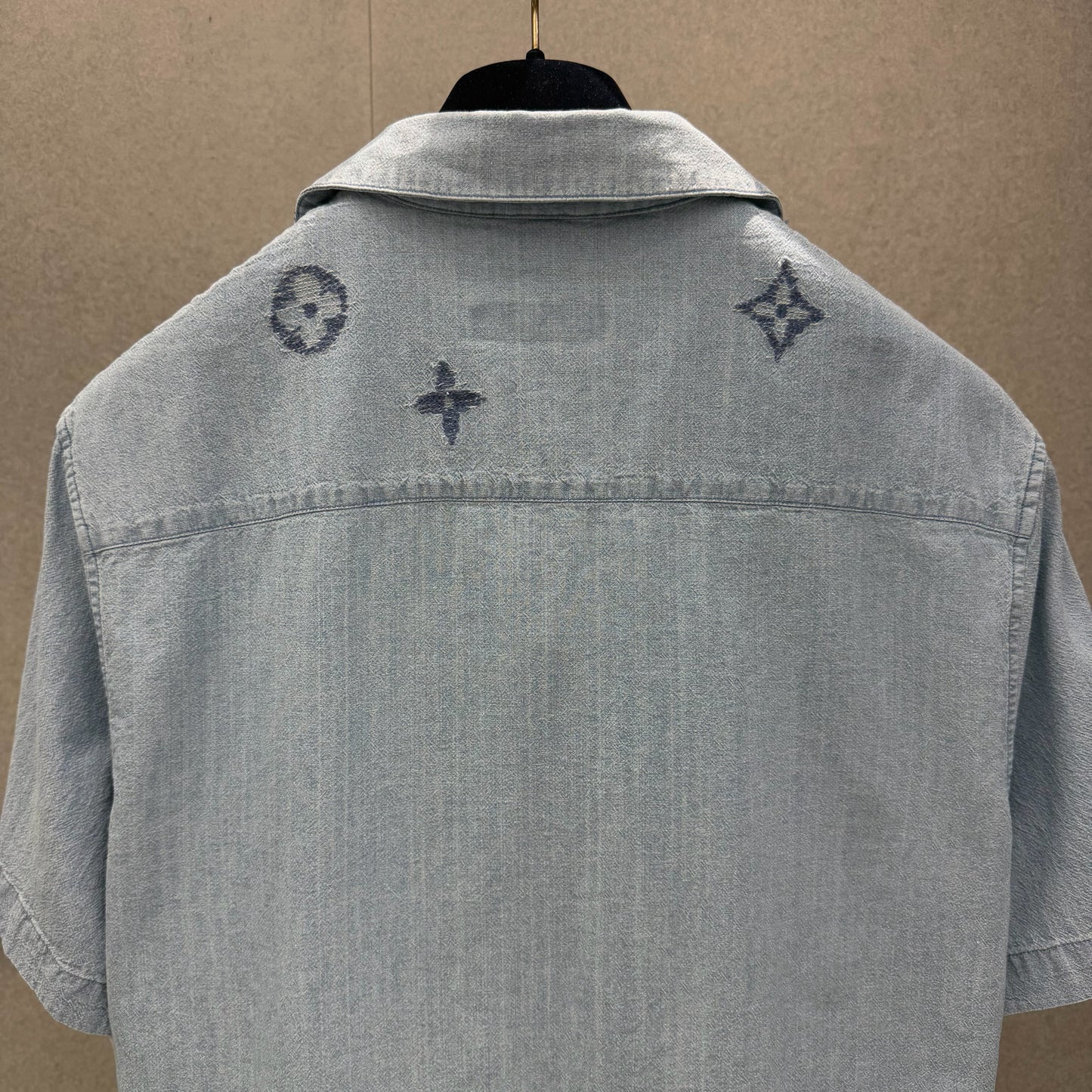 Short sleeve shirt