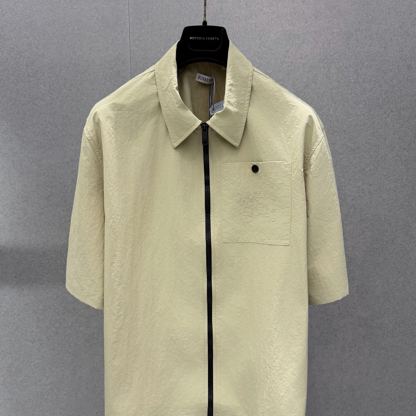 Short sleeve shirt
