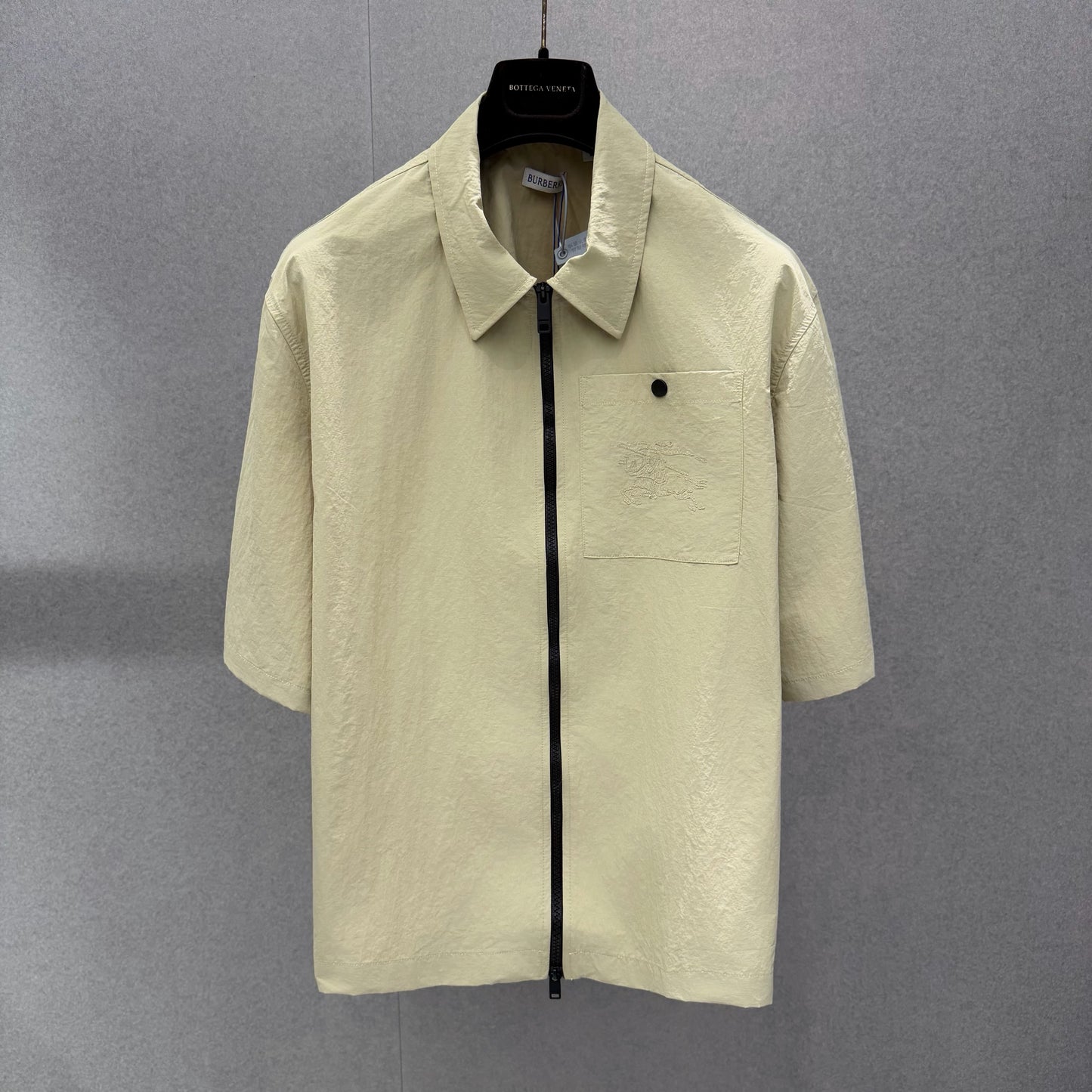 Short sleeve shirt