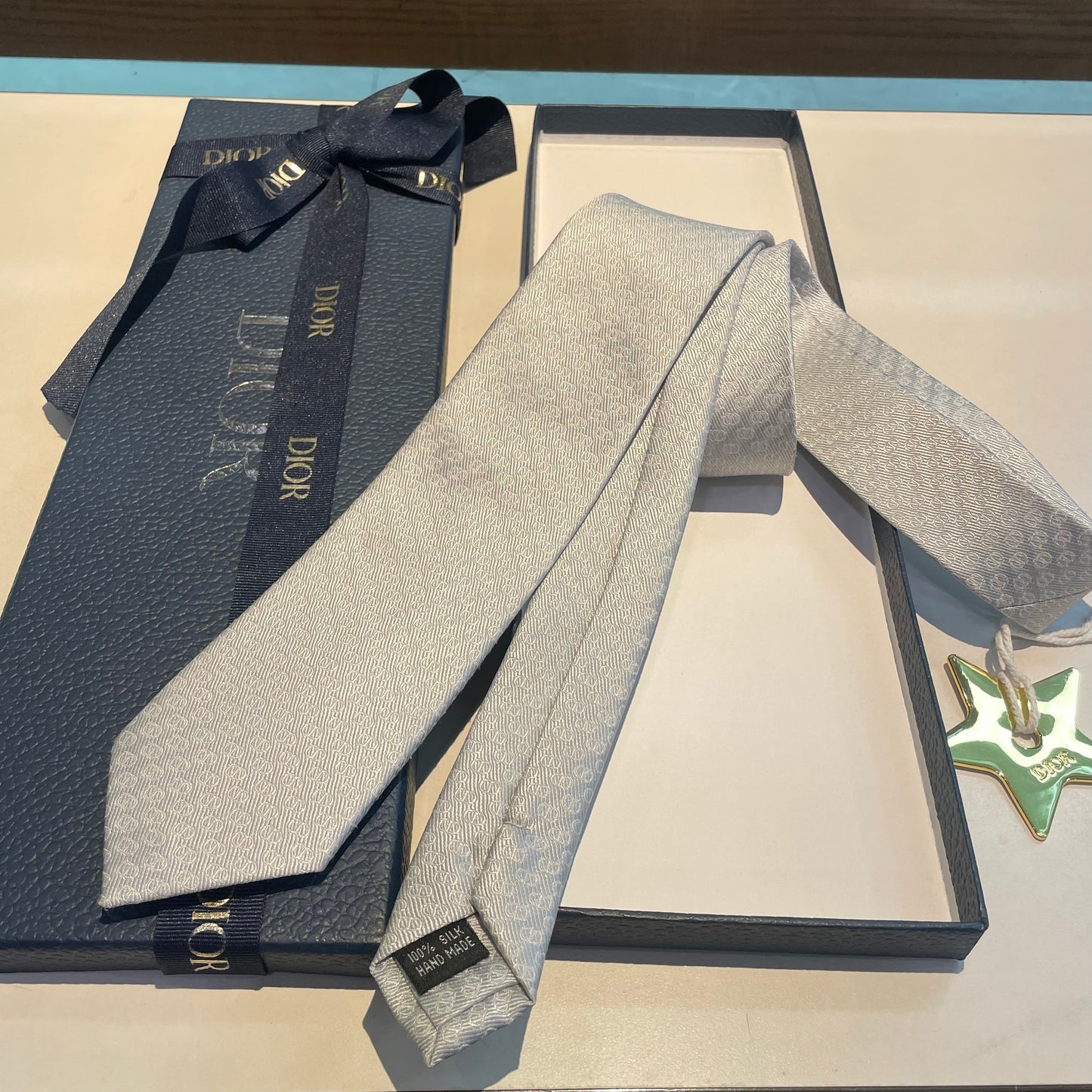 Tie