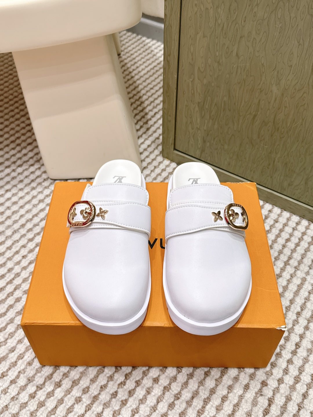 Slippers