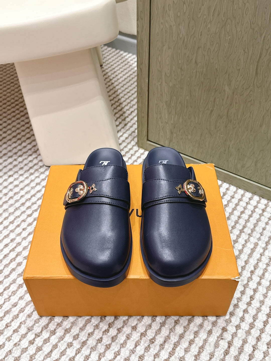 Slippers