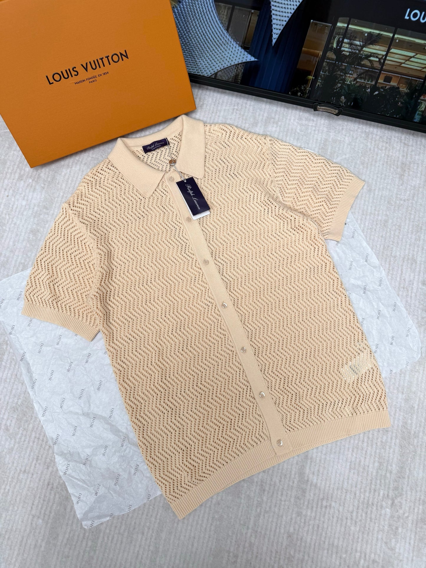 Short sleeve shirt