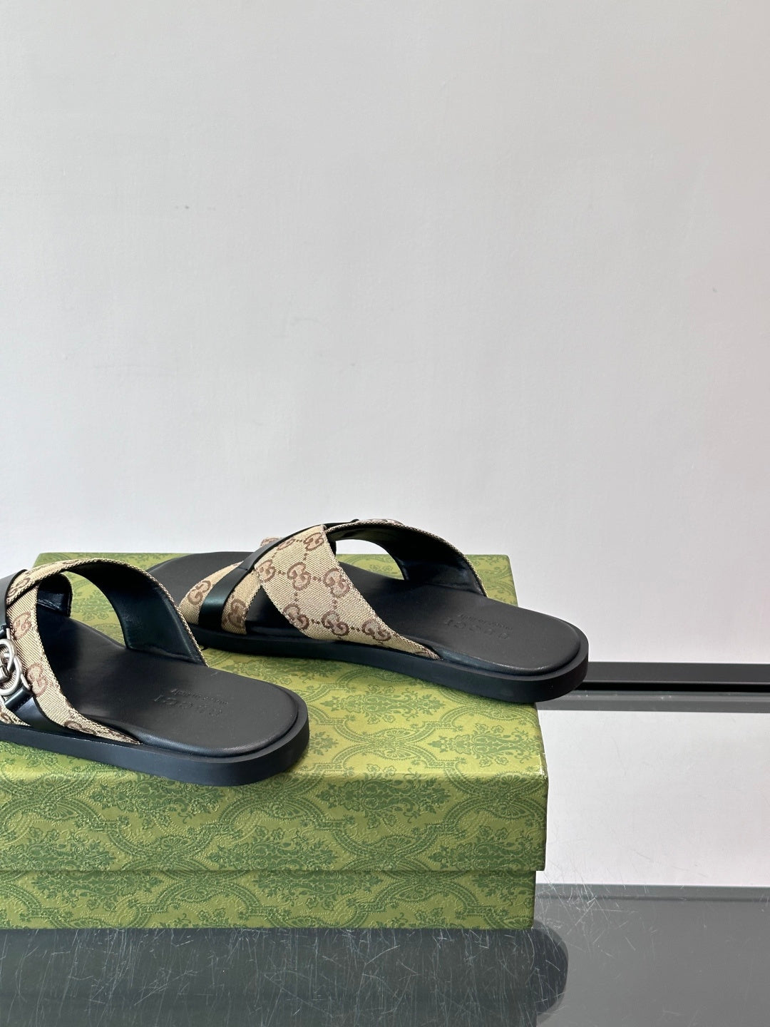 Slipper