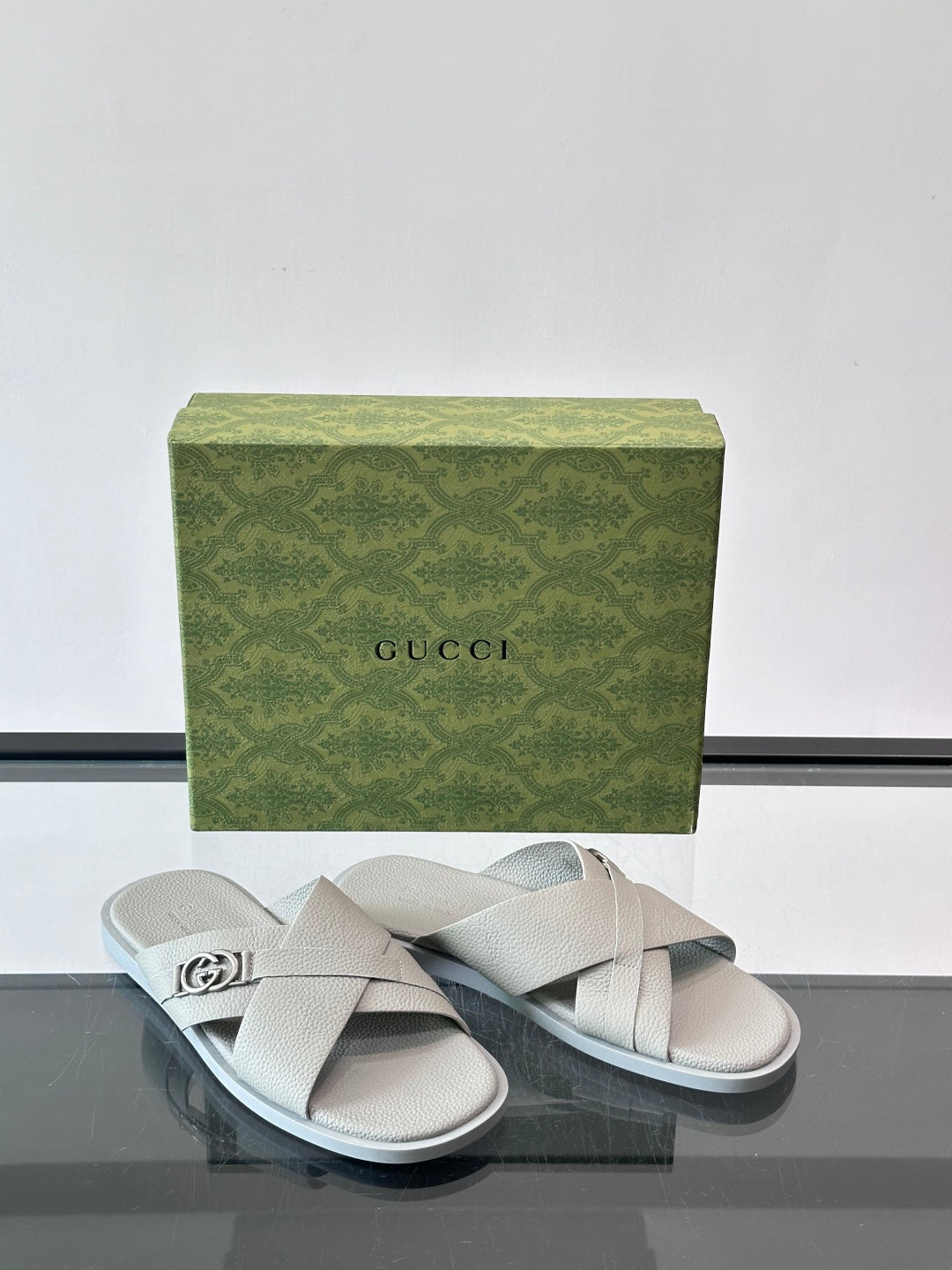 Slipper