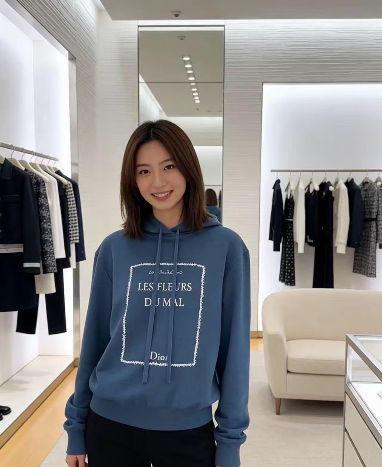 Sweatshirt