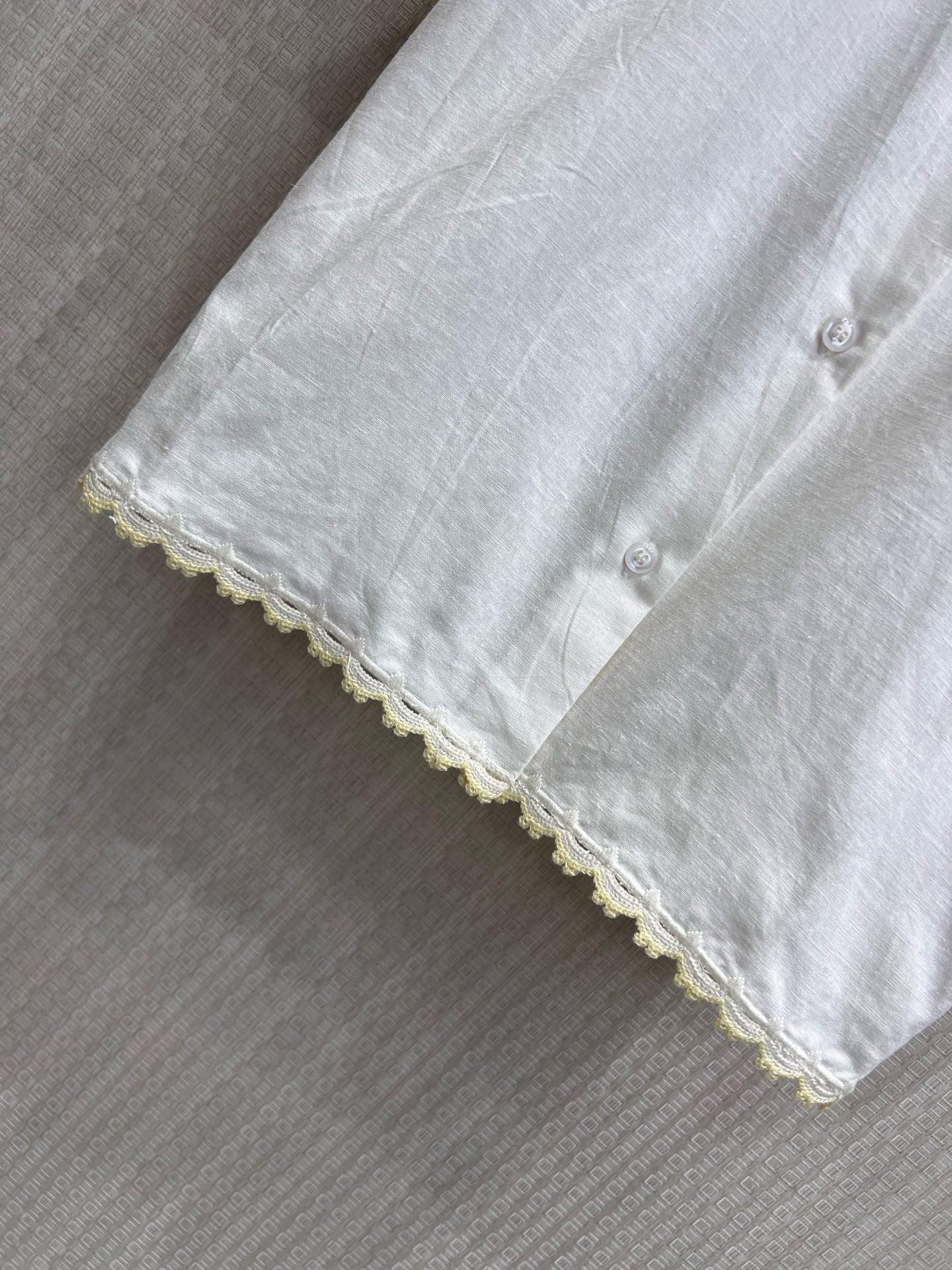 Short sleeve shirt