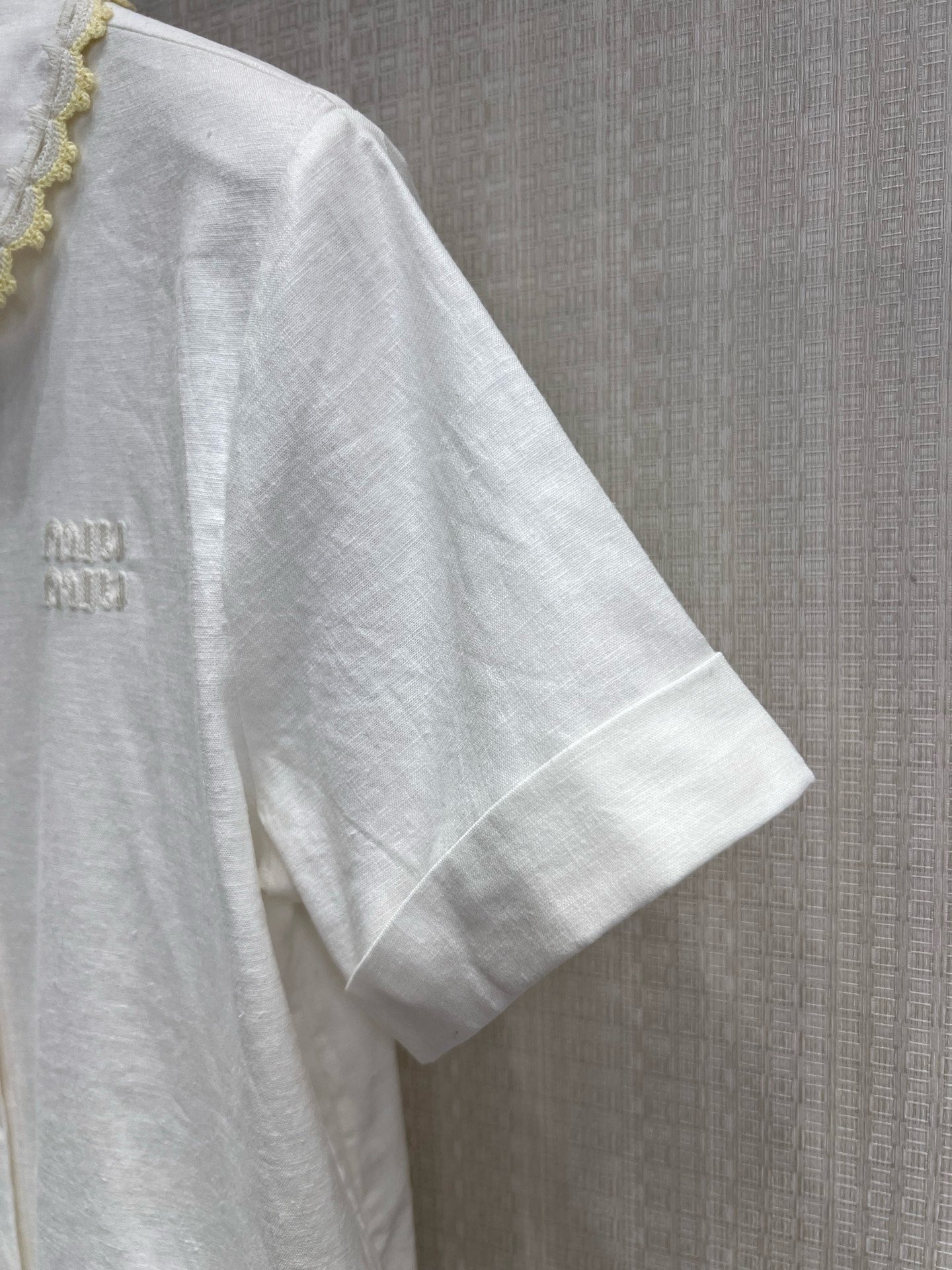 Short sleeve shirt