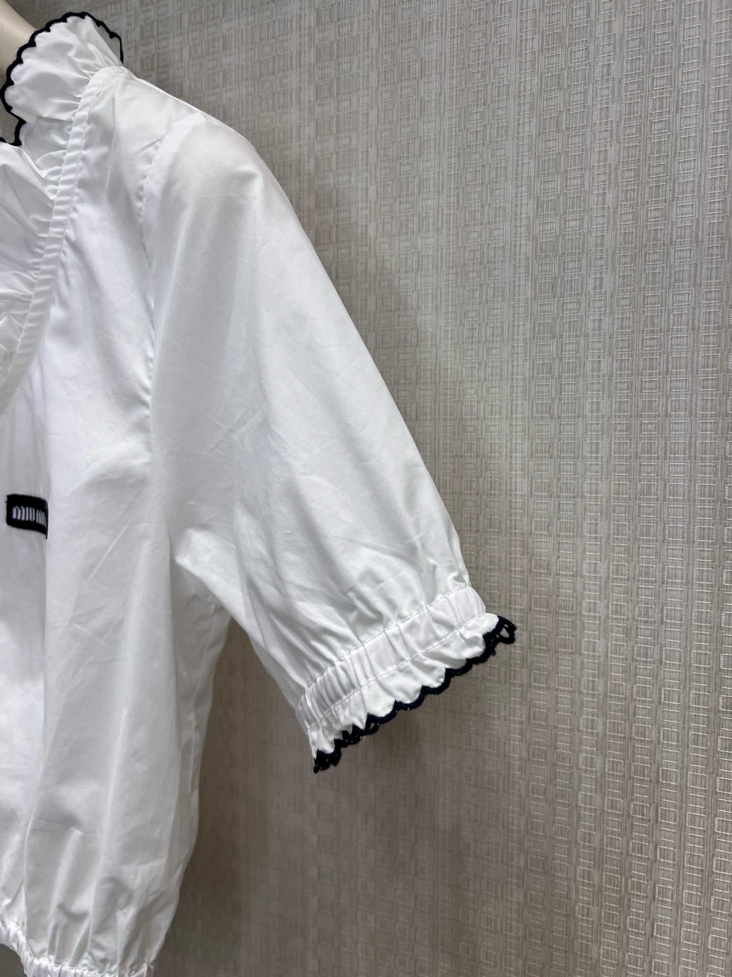 Short sleeve shirt